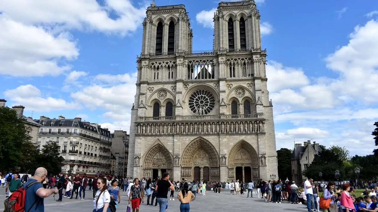 „Cartea gigantică de piatră” / Catedrala Notre-Dame e mai vie ca niciodată la un an de la redeschidere