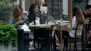Restaurantele rămân deschise ca în vremurile bune în Coreea de Sud, în timp ce în România HoReCa a fost pusă la pământ