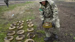 Peste 100.000 de dispozitive explozive au fost dezamorsate în Ucraina de la începutul războiului