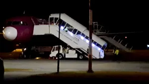 Alertă la Sibiu, după ce un avion cu 90 de persoane din zona roşie a aterizat pe aeroport