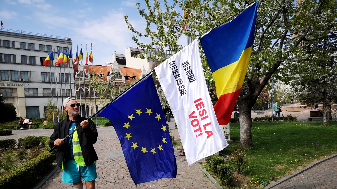 „Ieşi şi votează ca fiii tăi să vină acasă”. Maraton de 500 de kilometri: Un pensionar din Cluj a mărşăluit pe jos până la Bucureşti