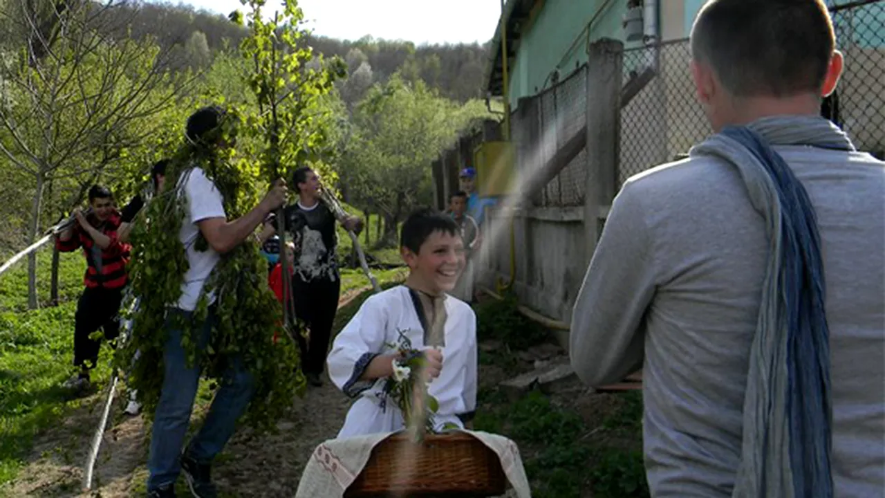 Borbolatiţa, obicei de Sfântul Gheorghe care celebrează reînvierea naturii, păstrat în Alba - FOTO