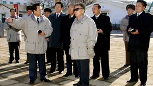 Phenianul publică noi fotografii cu Kim Jong-il (Galerie Foto)