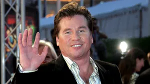 Val Kilmer pe urmele lui Schwarzenegger