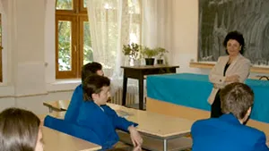 Adomniţei: Colectarea de bani pentru fondul clasei, ilegală