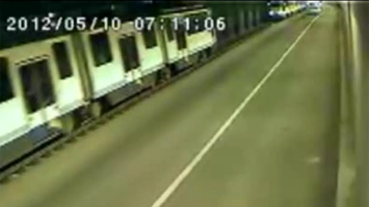 PRIMELE IMAGINI ALE ACCIDENTULUI din Pasajul Lujerului: 15 victime au făcut plângere în cazul vatmanului  - VIDEO