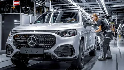 AUTO Mercedes-Benz și-a deschis în Ungaria cea mai mare fabrică din Europa, dar a negociat ceva în schimb