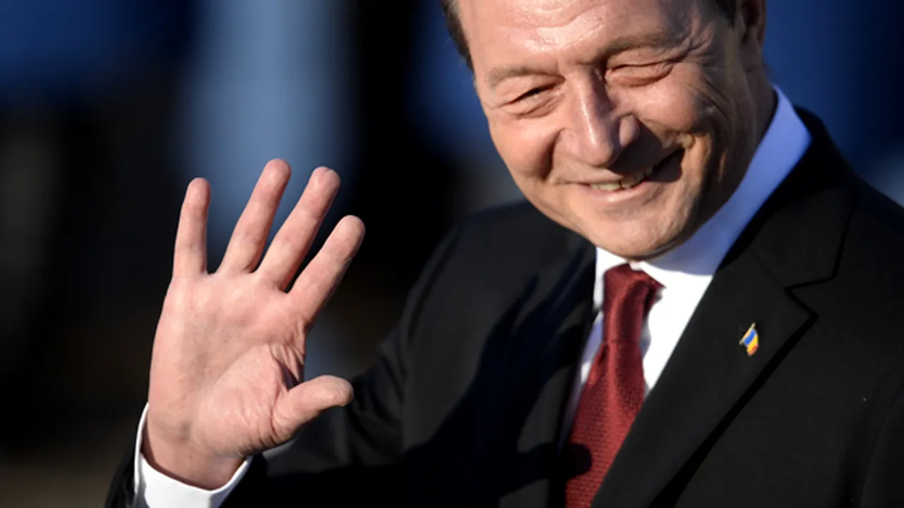 Traian Băsescu a plecat de la Cotroceni, după ceremonia militară cu prilejul încheierii mandatului