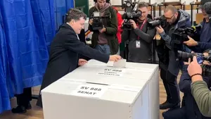 Nicuşor Dan: Am votat un partid care nu pune discuţie rămânerea României în UE şi NATO