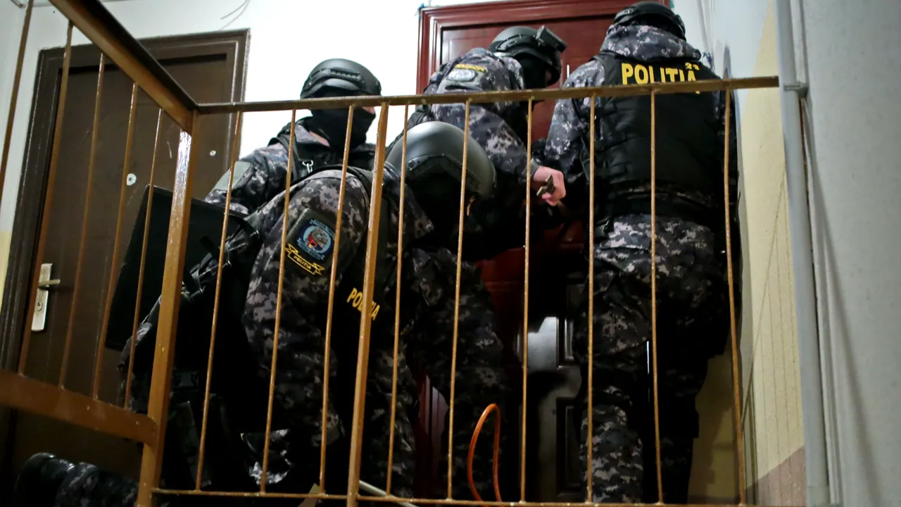 Percheziţii în Giurgiu la suspecţi de braconaj şi nerespectarea regimului armelor