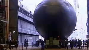 Pompierii au fost nevoiţi să inunde docul pentru a stinge incendiul de la submarinul rusesc 