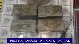 Doi traficanţi de droguri, arestaţi la Vaslui după ce au fost prinşi vânzând haşiş