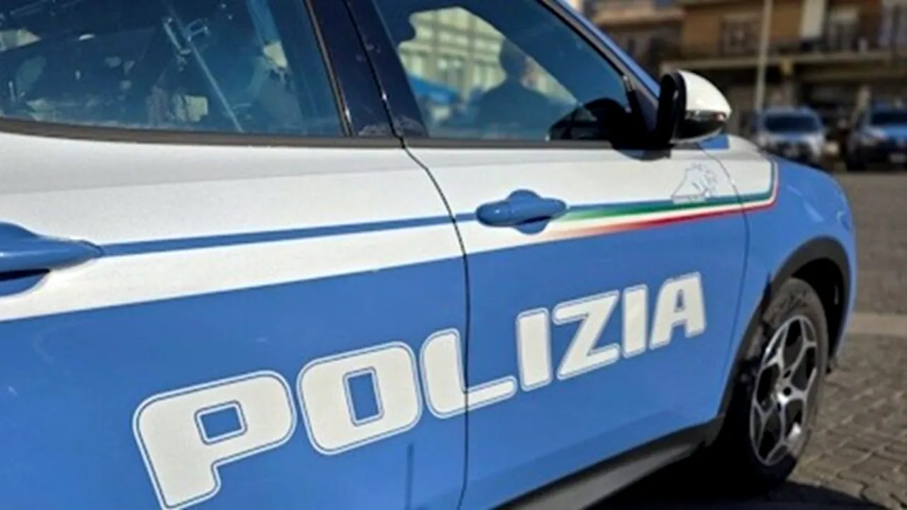 „Cât vrei?”. Româncă arestată în Italia după ce vindea droguri prin fanta de la ușă