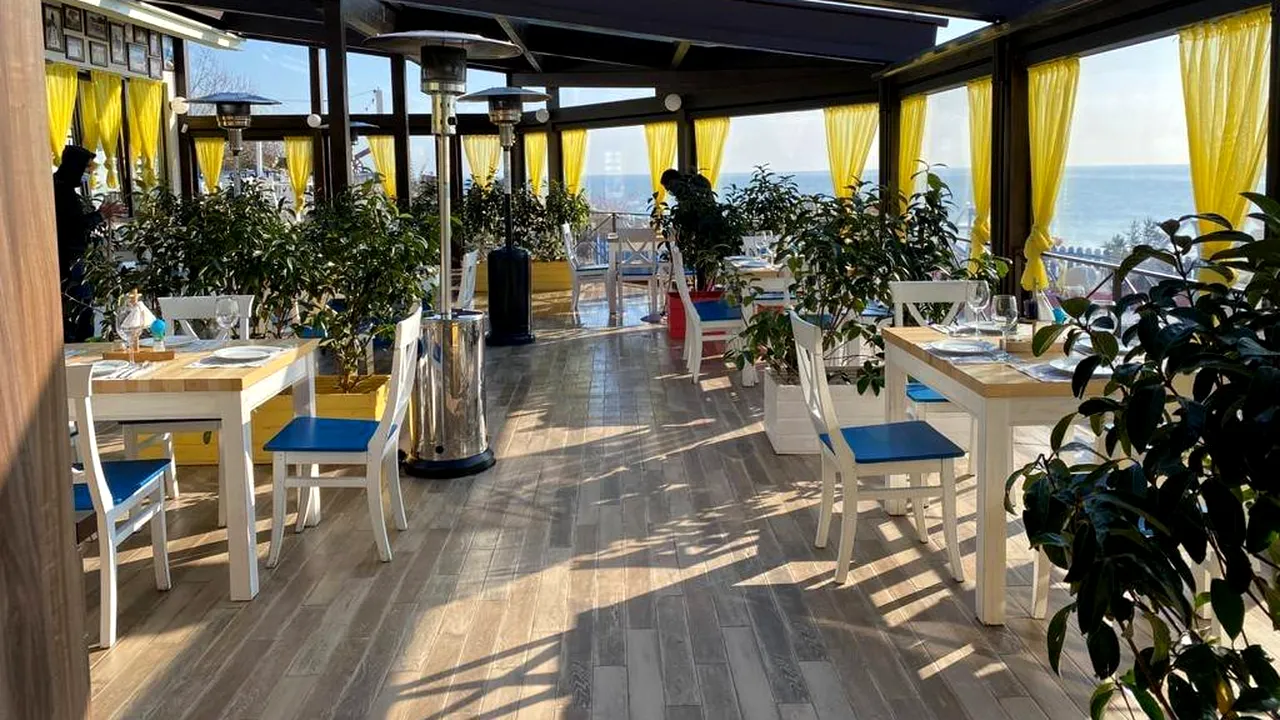 La restaurant, în judeţul Constanţa. Restricţiile mai blânde, valabile începând de azi, îi bucură pe proprietari