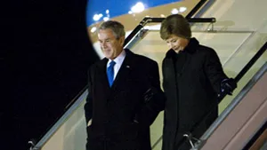 Bush vine la Bucureşti pentru a arăta sprijinul acordat de SUA României - oficial