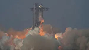 Starship SpaceX, cea mai mare rachetă a lui Elon Musk, explodat deasupra Oceanului Indian. Elon Musk promite lansări mai rapide