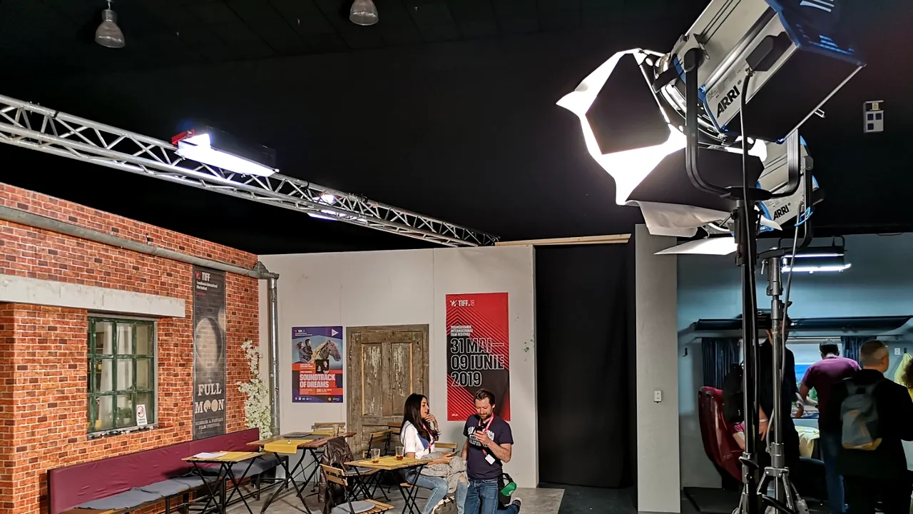 TIFF 2019 | Zeci de decoruri şi aparatură de filmare, puse gratuit la dispoziţia amatorilor, în Cluj | FOTO