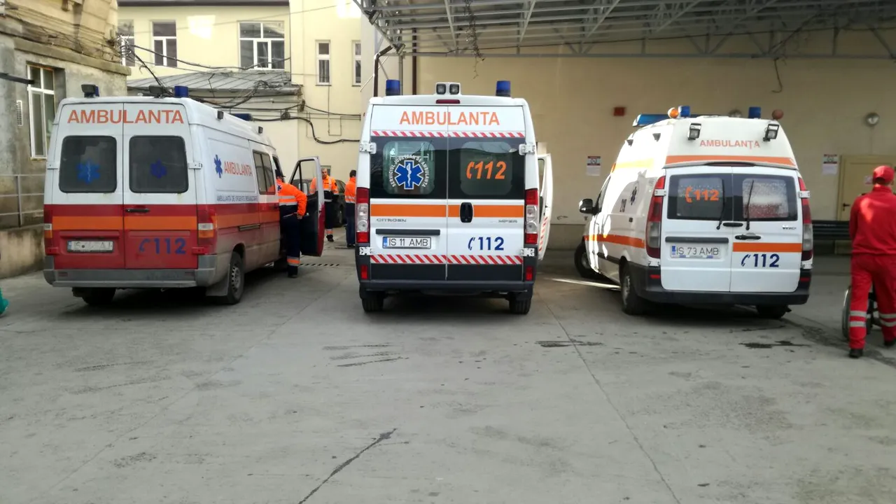 Un tânăr care şi-a însoţit iubita la spitalul URGENŢĂ din Iaşi, în sevraj, a muşcat de ureche un alt bărbat 