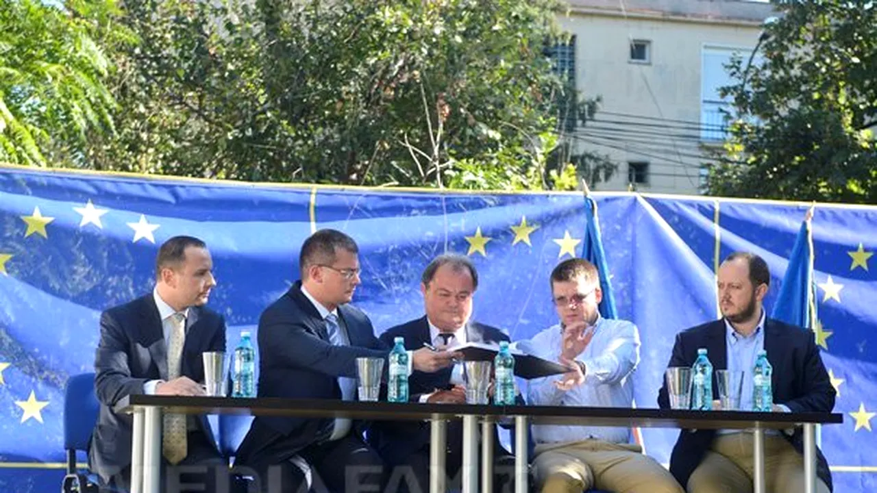 Blaga: Mai avem de discutat cu 15-20 de persoane, în rest listele de candidaţi sunt gata