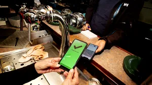 PREZENTUL FĂRĂ PERDEA Marius Oprea / Sindromul totalitar al pandemiei: cenzura şi ”certificatul verde”. O luptă inegală între democraţie şi moarte