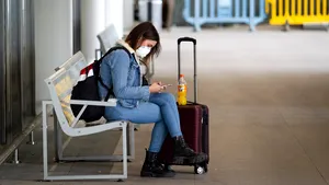 Tinerii se pot îmbolnăvi grav din cauza coronavirsului, arată noi dovezi din Europa şi SUA. Pacient: „Chiar nu ştim multe despre acest virus”