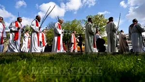 Procesiune catolică în Capitală, în Duminica Floriilor şi pentru Ziua Tineretului 