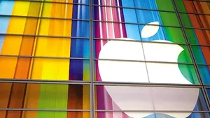 Apple îşi închide toate magazinele dinafara Chinei până pe 27 martie