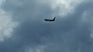 Momente de panică într-un avion Qantas. Pasagerii au văzut flăcări la motor: „Se auzeau țipete peste tot”