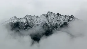 Cel puțin 5 persoane au murit într-o serie de avalanșe în vestul Austriei