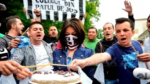 Dosarul transferurilor: Şapte suporteri rapidişti au protestat faţă de decizia ICCJ