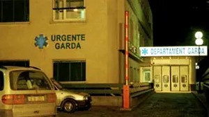Poliţistul lovit cu toporul are o fractură craniană