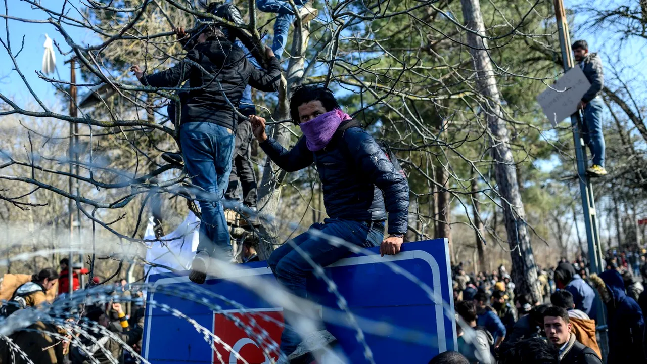 Îndemnul Uniunii Europene pentru imigranţii din Turcia: „Nu mergeţi la graniţe, graniţele nu sunt deschise
