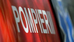 Copil de 12 ani, electrocutat după ce s-a urcat pe un vagon de tren în Neamț