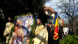 Două mii de oameni participă la o procesiune catolică de Florii în Capitală