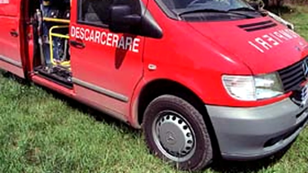 Deva: Autobuz plin cu pasageri, împlicat într-un accident soldat cu un mort