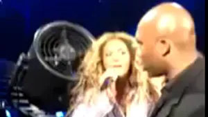 Beyonce, la un pas de accident în timpul unui concert: părul artistei a fost prins într-un ventilator - VIDEO