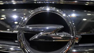 GM va vinde 55% din Opel către grupul canadian Magna şi doi parteneri din Rusia
