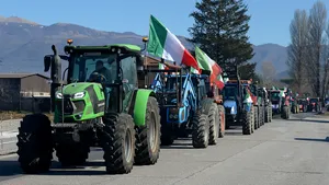 Proteste ale fermierilor italieni. Agricultorii se îndreaptă spre Roma cu tractoarele