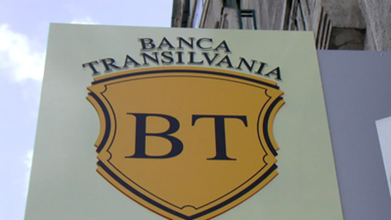 Banca Transilvania: Fetiţa care a murit se căţărase pe suportul de materiale publicitare