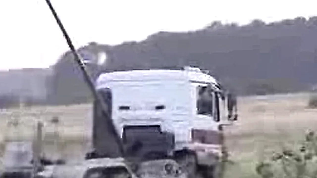 Şoferul camionului care a dărâmat pasarela nu avea autorizaţie să circule pe acest drum