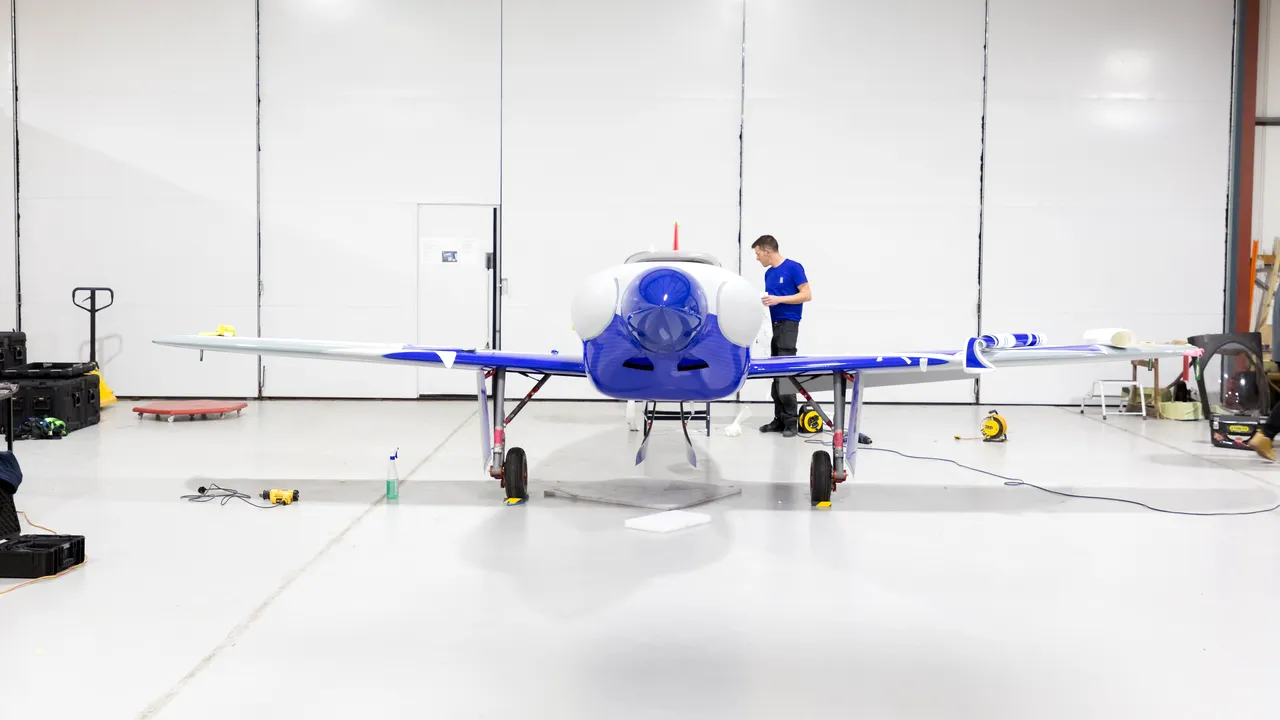 Rolls Royce vrea să doboare recordul de viteză pentru un avion electric. „Am testat sistemul, ştim că totul funcţionează”