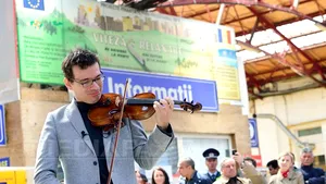 Gara de Nord a devenit spaţiu cultural, printr-un recital al lui Alexandru Tomescu - FOTO