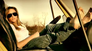 Românii preferă maşinile cu opţionale care oferă confort. Vest-europenii aleg siguranţa