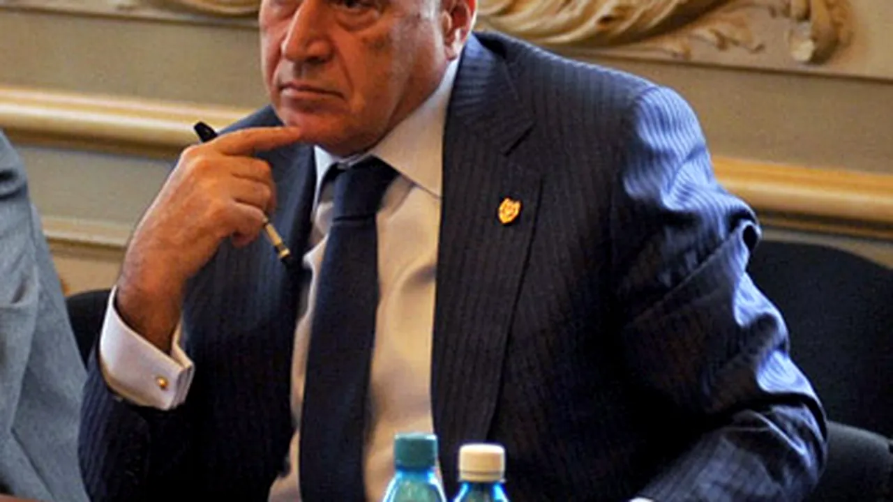Voiculescu: Paraschiva mi-a cerut împrumut 40.000 euro, înainte de schimbarea declaraţiei