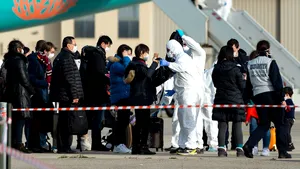 O aeronavă cu peste 250 de persoane evacuate din Wuhan a aterizat duminică în sudul Franţei