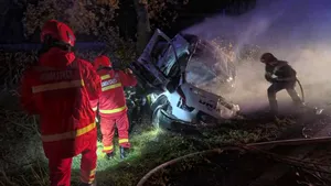 SOCIAL Accident grav în județul Iași. Două persoane au murit și una a fost rănită în urma coliziunii dintre un autoturism și o autoutilitară