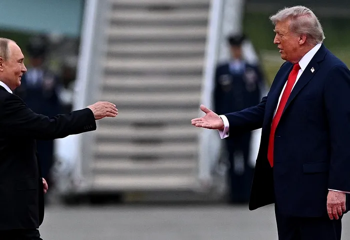 ECONOMIE Optimism pe burse după anunțul lui Trump privind acordul cu Putin pentru livrările de motorină | Wall Street și piețele europene au închis pe plus