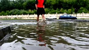 Câteva staţiuni de pe litoral au fost avertizate, marţi, pentru o oră, cu cod portocaliu