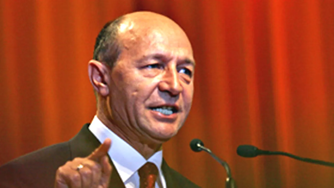 Basescu Says EU Agrees To Send Mission In Kosovo, Delay Decision On Province Statute