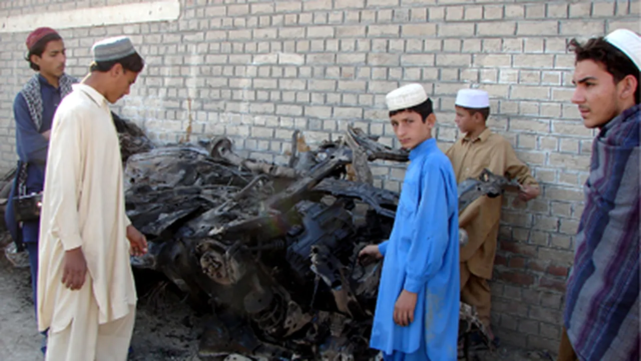 Comandant al-Qaida, ucis într-un raid aerian desfăşurat în Pakistan